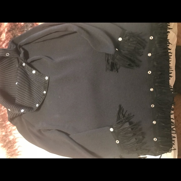 Sweater - Picture 1 of 1